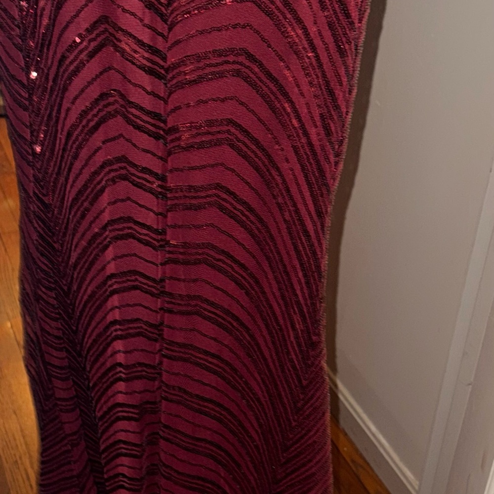 Glamorous mermaid Burgundy Sequin Prom or wedding formal dress - Picture 8 of 12